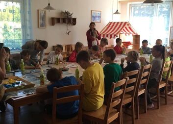 Charita zajišťuje humanitární pomoc uprchlíkům v Ústí nad Labem